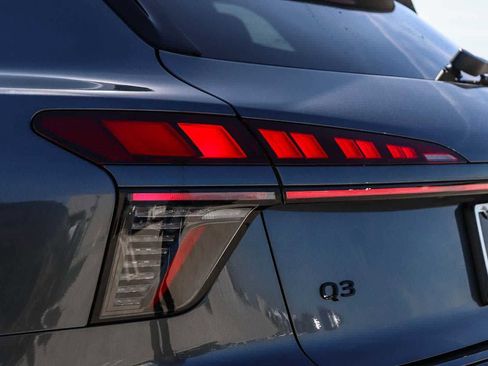 New 2026 Audi Q3 quattro 2.0T image 12