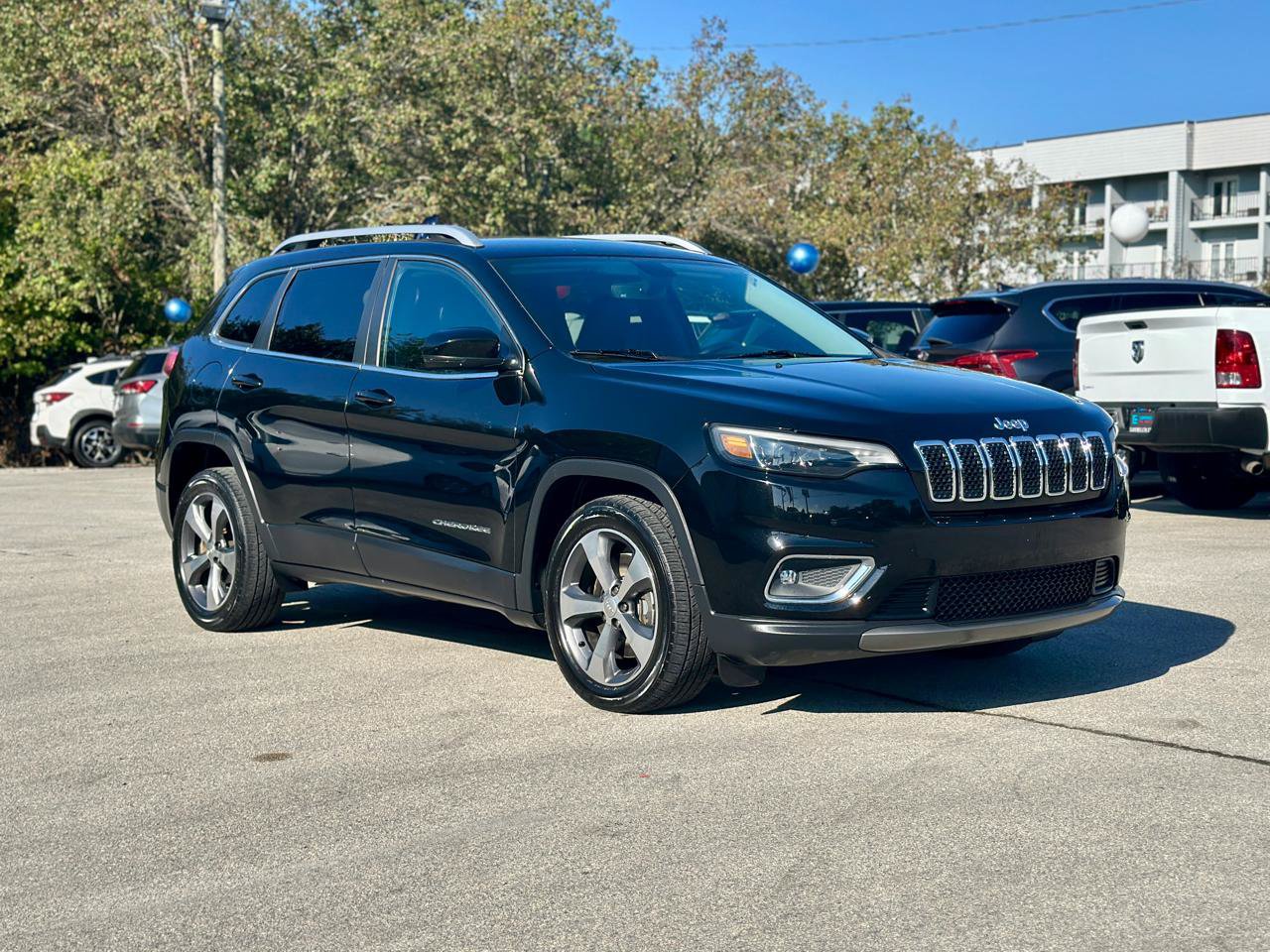 Used 2019 Jeep Cherokee Limited FWD image 39