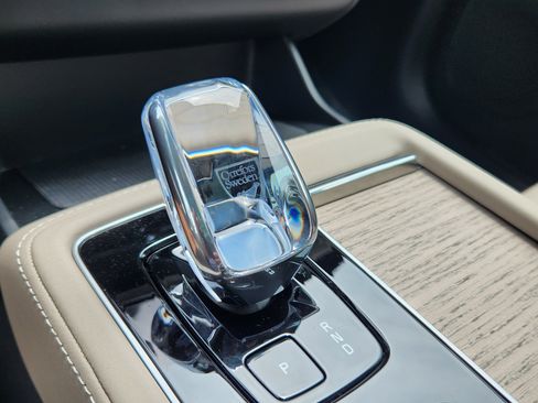 New 2026 Volvo XC90 T8 Plus w/ Protection Package Premier image 14