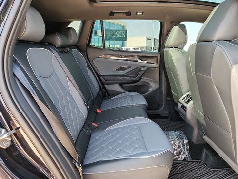Certified 2025 Volkswagen Tiguan SEL R-Line AWD/4WD image 14