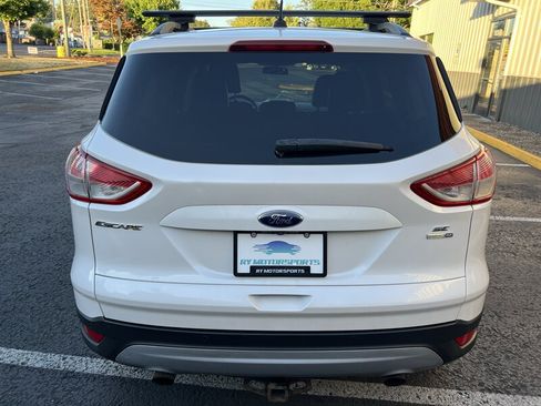 Used 2016 Ford Escape SE w/ SE Leather Comfort Package AWD/4WD image 4