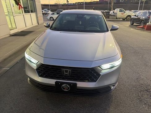 Used 2023 Honda Accord EX image 2