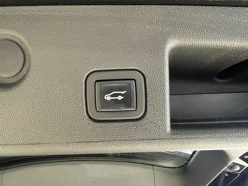 Used 2021 Chevrolet Equinox LT image 44