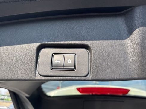 Used 2024 Nissan Rogue SV w/ SV Premium Package image 24