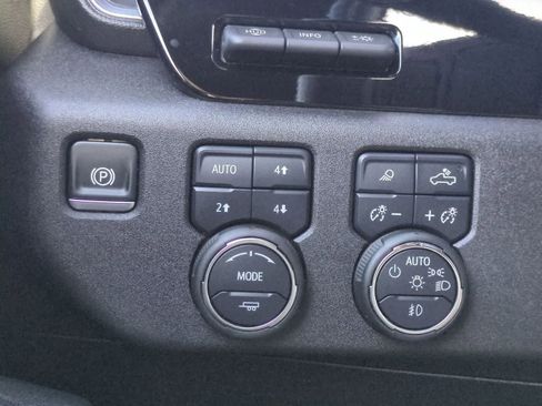 Used 2025 Chevrolet Silverado 3500 High Country w/ High Country Premium Package AWD/4WD image 28