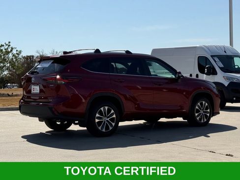 Used 2026 Toyota Highlander XLE AWD/4WD image 4