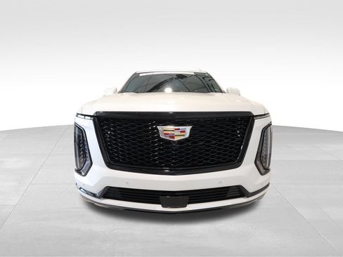 Used 2025 Cadillac Escalade ESV Sport w/ Touring Package AWD/4WD image 7