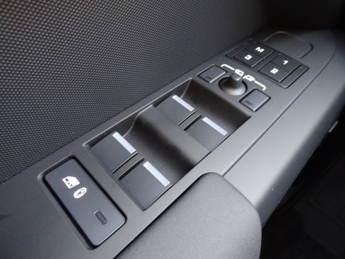 New 2026 Land Rover Defender 110 S image 26