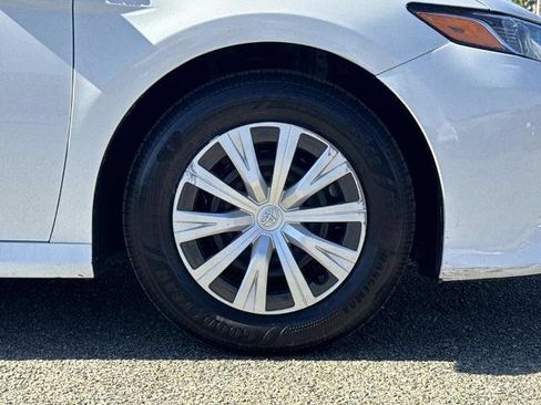 Used 2019 Toyota Camry LE image 31