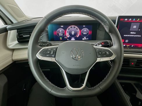 New 2025 Volkswagen Tiguan SE image 11