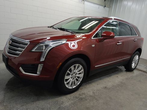 Used 2018 Cadillac XT5 FWD image 2