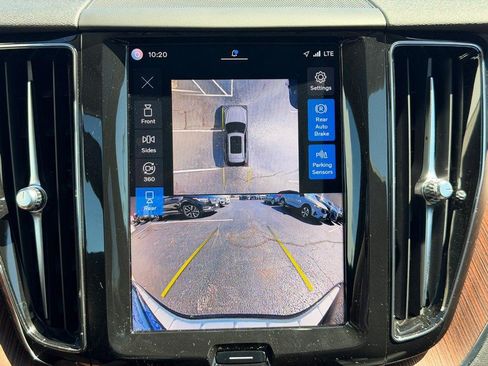 Certified 2024 Volvo XC60 B5 Plus w/ Protection Package Premier AWD/4WD image 20