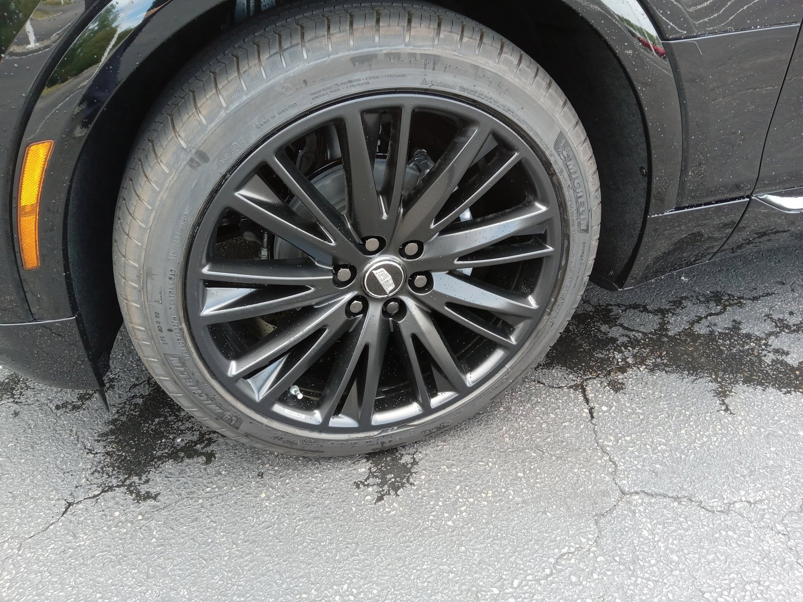 New 2026 Cadillac Lyriq Sport w/ LPO, ONYX Package AWD/4WD image 6
