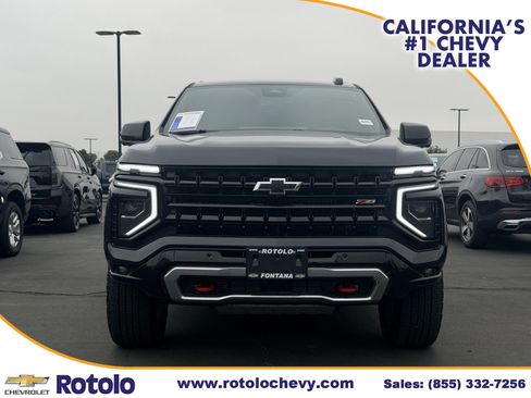 Used 2025 Chevrolet Suburban Z71 AWD/4WD image 2