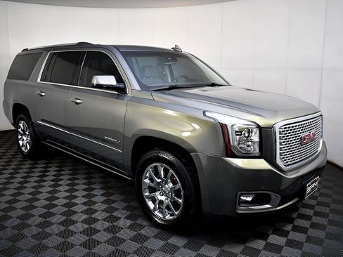 Used 2017 GMC Yukon XL Denali w/ Open Road Package image 5