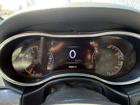 Used 2017 Jeep Grand Cherokee Limited w/ Luxury Group II image 26