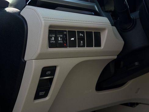 Used 2025 Honda Odyssey Touring image 13