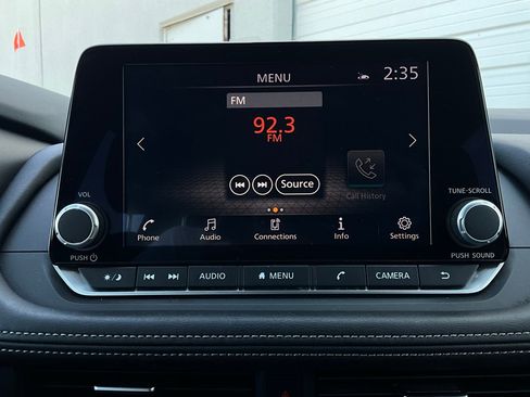 Used 2025 Nissan Rogue SV image 29