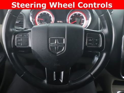 Used 2017 Dodge Grand Caravan SXT FWD image 4