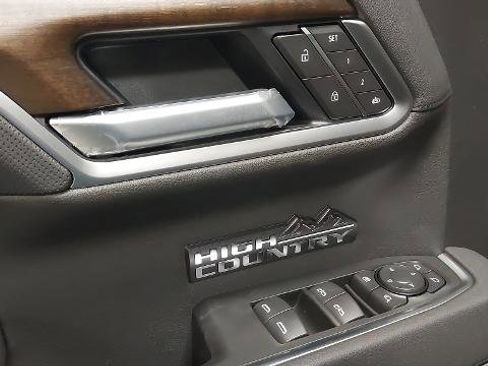 New 2026 Chevrolet Silverado 1500 High Country w/ High Country Premium Package image 25