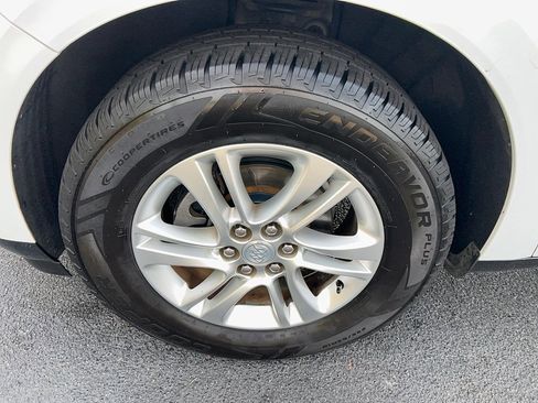 Used 2018 Buick Enclave Essence image 9