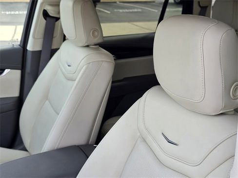 Used 2024 Cadillac XT6 Premium Luxury w/ Technology Package image 26