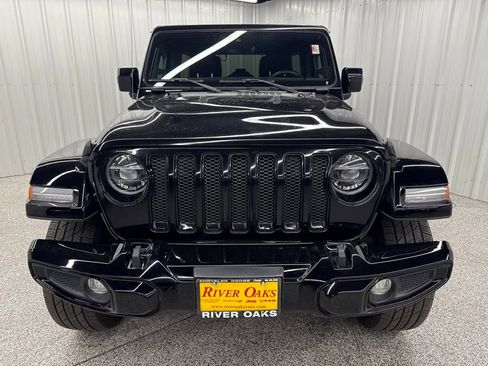 Used 2021 Jeep Wrangler Unlimited Sahara AWD/4WD image 2