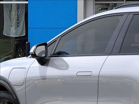 New 2025 Chevrolet Equinox EV RS image 12