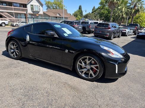 Used 2013 Nissan 370Z Touring w/ Sport Pkg RWD image 5