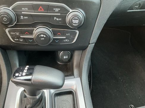 Used 2023 Dodge Charger SXT w/ Cold Weather Package image 5