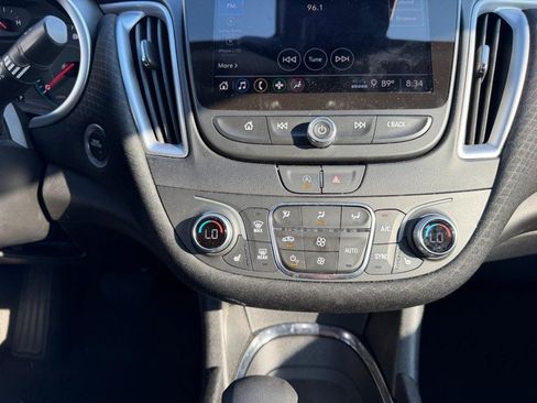 Used 2025 Chevrolet Malibu LT FWD image 14