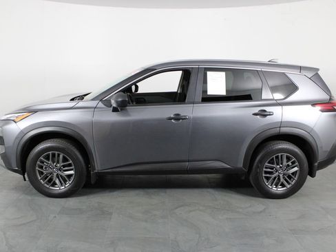 Used 2023 Nissan Rogue S image 11