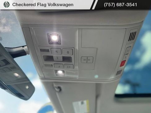 Used 2019 Volkswagen Tiguan SEL w/ 3rd Row Seat Package AWD/4WD image 22