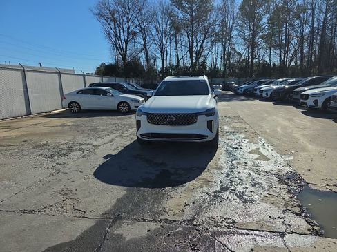 New 2026 Volvo XC90 B6 Plus w/ Protection Package Premier image 10