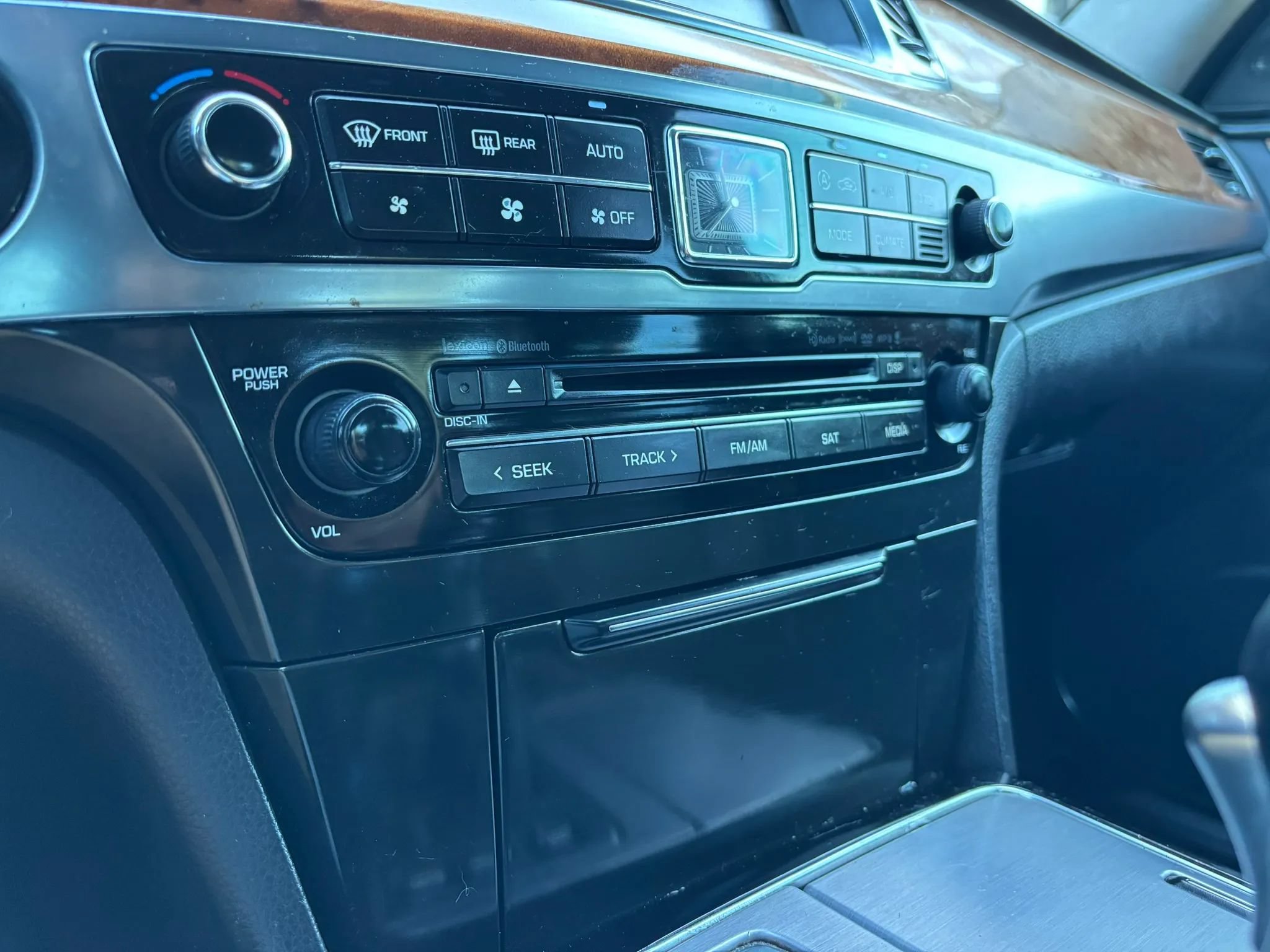 Used 2014 Hyundai Equus Signature RWD image 32