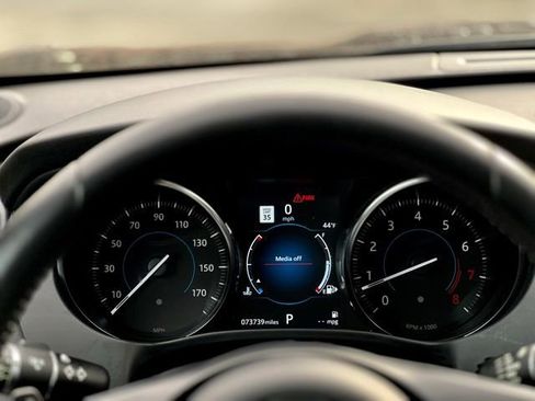 Used 2020 Jaguar F-PACE Premium image 37