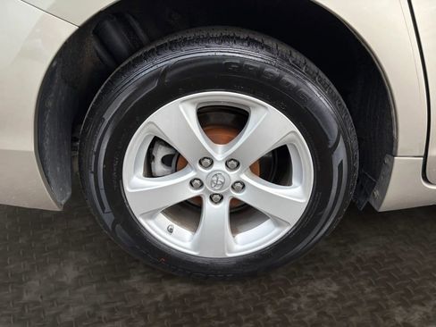 Used 2017 Toyota Sienna L FWD image 39