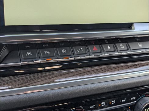 Used 2024 Chevrolet Silverado 1500 LT Trail Boss w/ LT Trail Boss Premium Package image 16