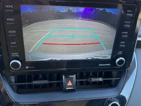 Used 2022 Toyota Corolla LE image 6