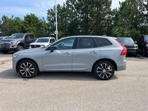 Used 2025 Volvo XC60 B5 Plus AWD/4WD image 6