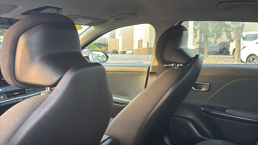 Used 2025 Kia K4 FWD image 30