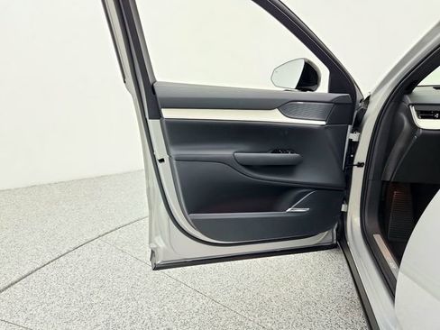 New 2025 Volvo EX90 Ultra w/ Protection Package Premier image 24