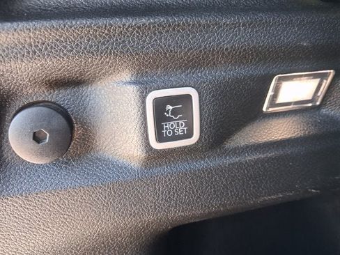 Used 2024 Jeep Grand Cherokee L Limited AWD/4WD image 22