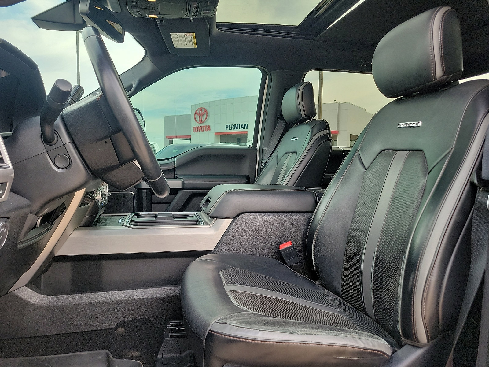 Used 2019 Ford F250 Platinum w/ Platinum Ultimate Package AWD/4WD image 12
