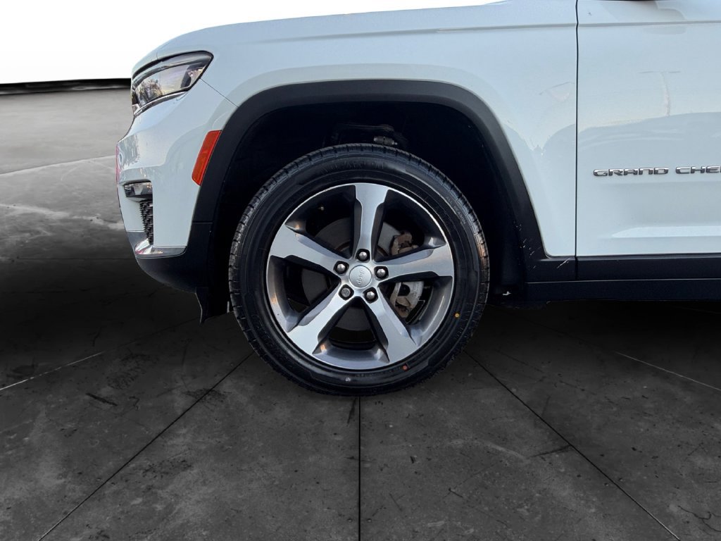 Used 2023 Jeep Grand Cherokee L Limited AWD/4WD image 14