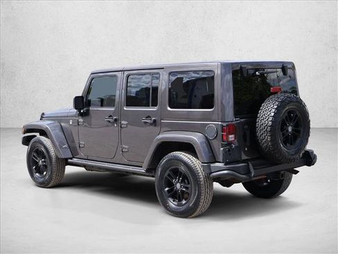 Used 2017 Jeep Wrangler Unlimited Sahara AWD/4WD image 8