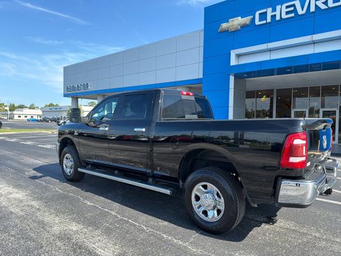 Used 2024 RAM 3500 Tradesman w/ Chrome Appearance Group AWD/4WD image 3