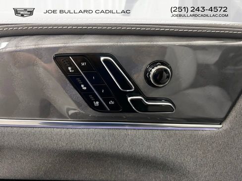 New 2026 Cadillac Escalade IQL Luxury image 7