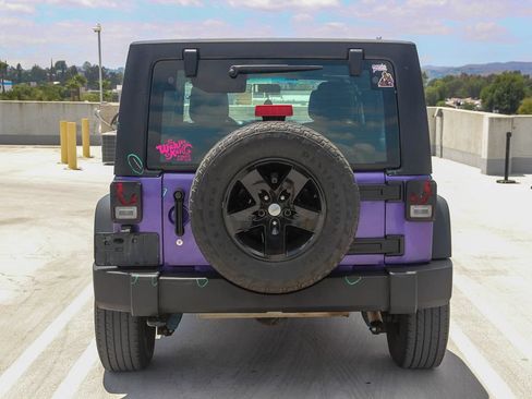 Used 2018 Jeep Wrangler Unlimited Sport AWD/4WD image 5