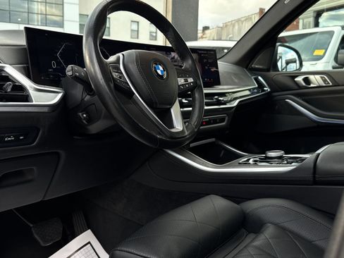 Used 2024 BMW X5 xDrive40i w/ Premium Package image 16
